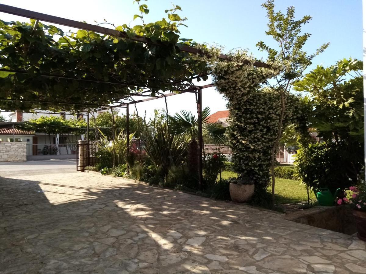 Apartment Marijana Πόρετς Εξωτερικό φωτογραφία