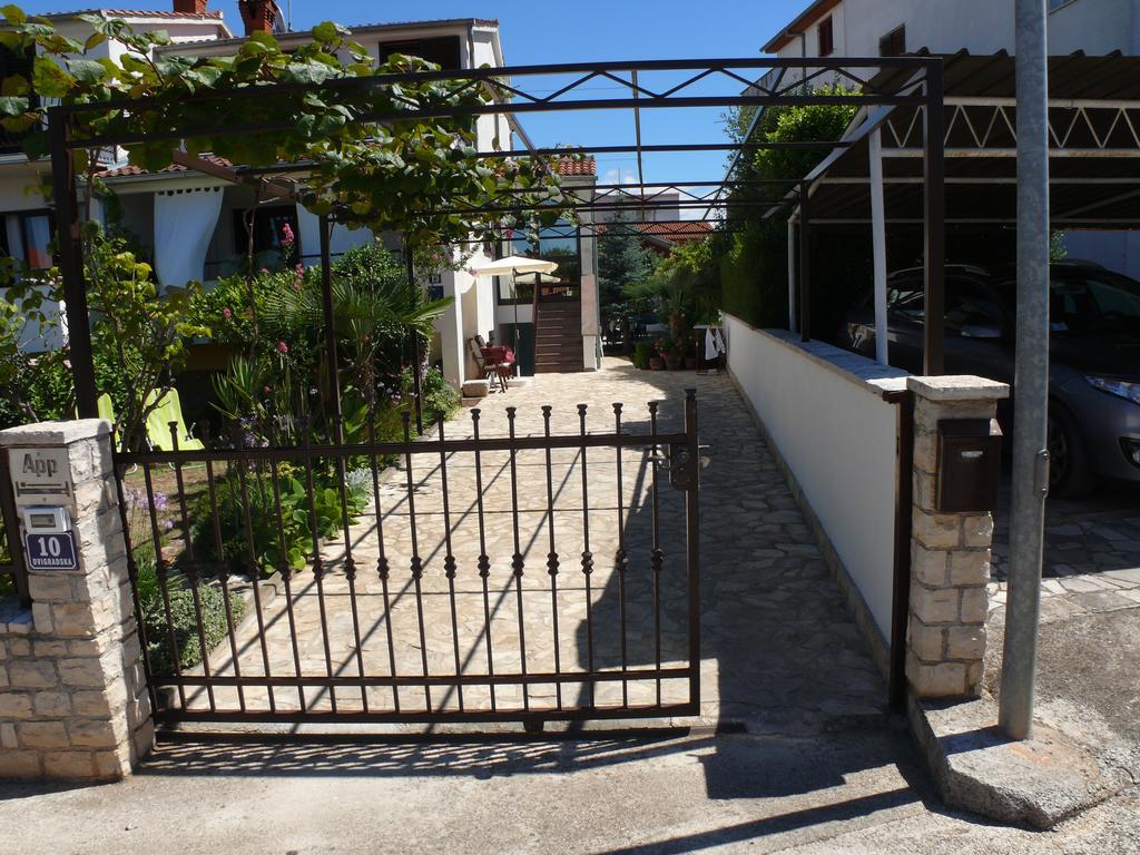 Apartment Marijana Πόρετς Εξωτερικό φωτογραφία